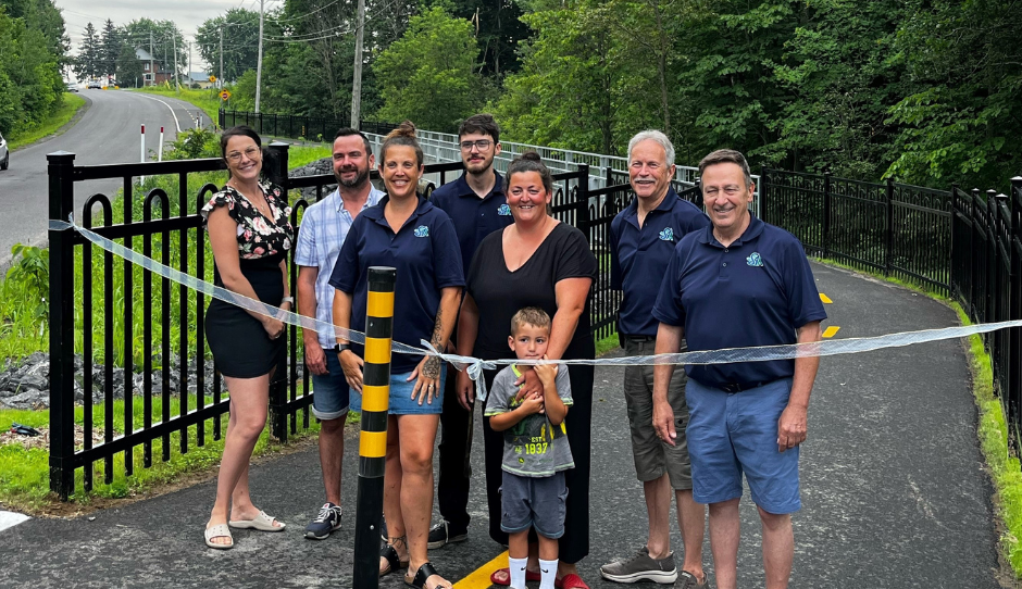 INAUGURATION DE LA PISTE CYCLABLE RELIANT LES DEUX PÉRIMÈTRES URBAINS DE LA MUNICIPALITÉ DE SAINT-AMBROISE-DE-KILDARE : UN PAS VERS LA MOBILITÉ DURABLE