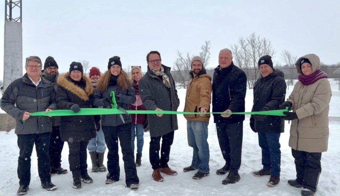 INAUGURATION DES NOUVELLES BANDES DE LA PATINOIRE EXTÉRIEURE ❄️🏒